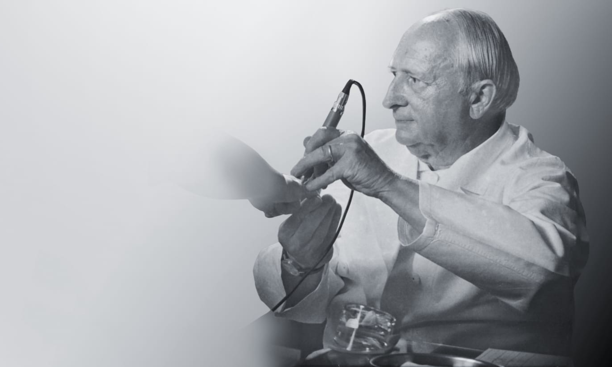 Dr. Reinhold Voll — fundador da metodologia EAV